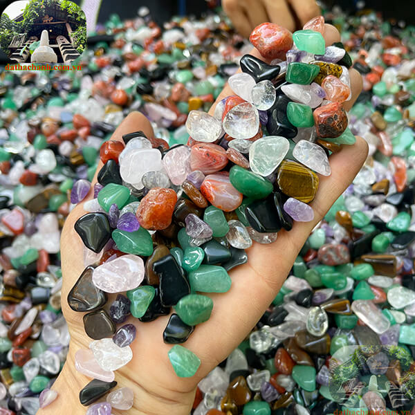 Đá thạch anh vụn ngũ sắc đánh bóng