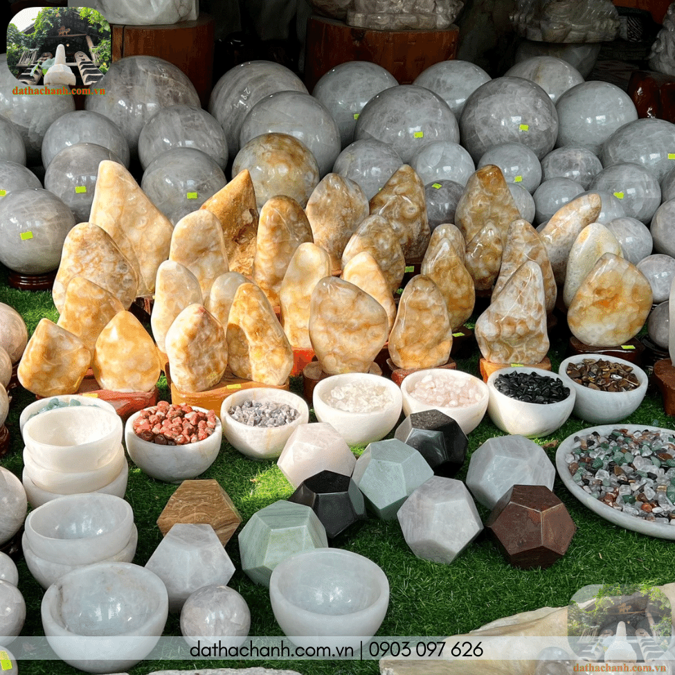 da-thach-anh-bong-vang-phong-thuy Trụ đá thạch anh bông vàng