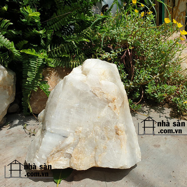 Trụ Đá Thạch Anh Trắng Thô Khối